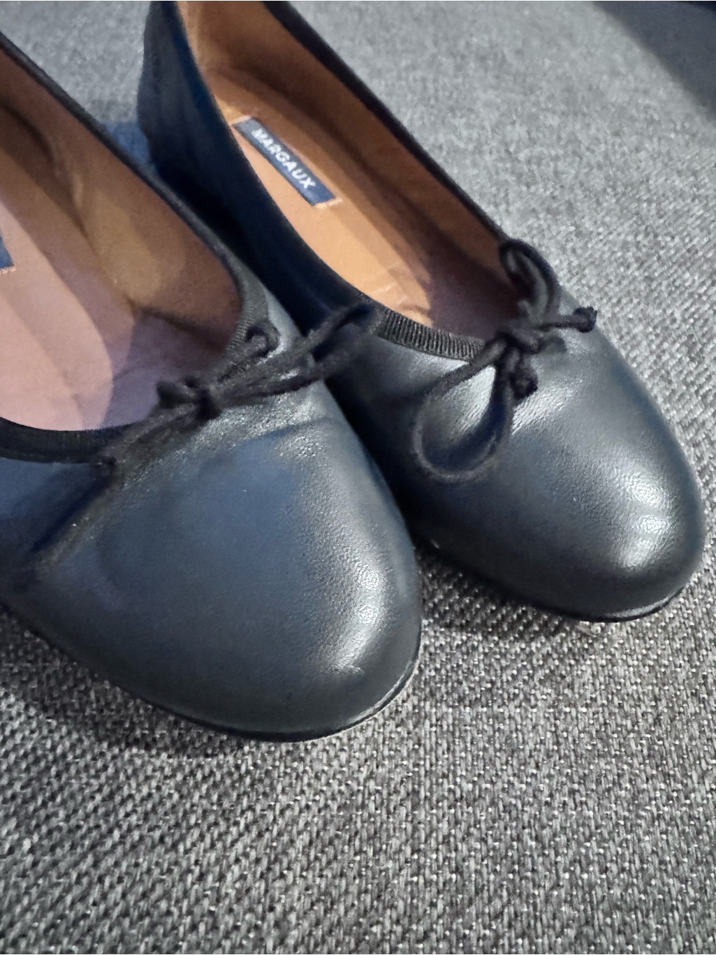 Margaux Demi Women's Navy And Black Leather Ballet Flats Sz 37.5 — image 4 of 7